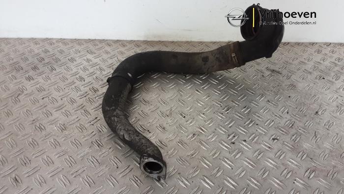 Usagé Tuyau intercooler Opel Astra J GTC (PD2/PF2) 2.0 CDTI 16V ecoFLEX Prix € 100,00 Règlement à la marge proposé par Autodemontage Vrijhoeven B.V.