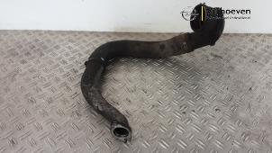 Intercooler Schlauch van een Opel Astra J GTC (PD2/PF2) 2.0 CDTI 16V ecoFLEX 2013