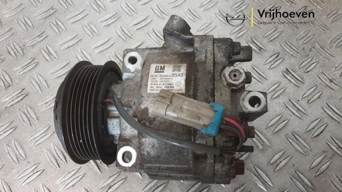 Usagé Compresseur de clim Opel Adam 1.2 16V Prix € 225,00 Règlement à la marge proposé par Autodemontage Vrijhoeven B.V.