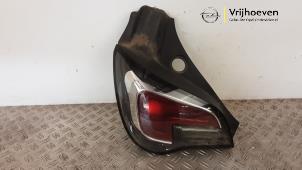 Usados Luz trasera izquierda Opel Adam 1.2 16V Precio € 75,00 Norma de margen ofrecido por Autodemontage Vrijhoeven B.V.