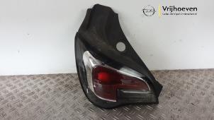 Usados Luz trasera izquierda Opel Adam 1.2 16V Precio € 75,00 Norma de margen ofrecido por Autodemontage Vrijhoeven B.V.