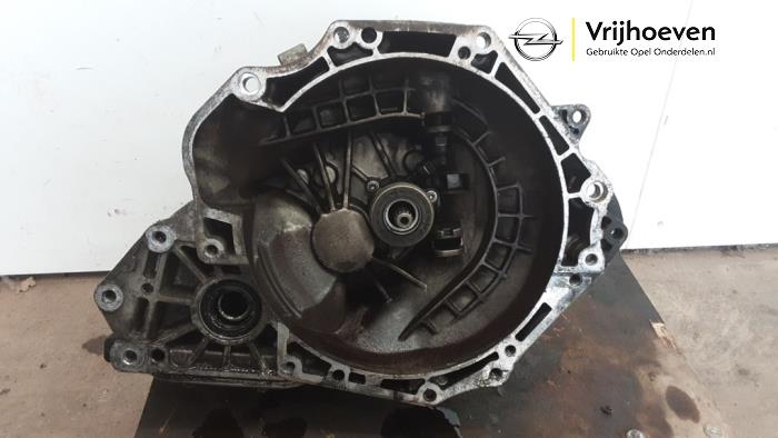 Gebrauchte Getriebe Opel Astra H SW (L35) 1.6 16V Twinport Preis € 300,00 Margenregelung angeboten von Autodemontage Vrijhoeven B.V.