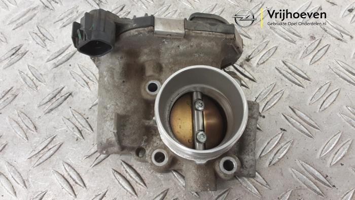 Usagé Boitier papillon Opel Adam 1.2 16V Prix € 30,00 Règlement à la marge proposé par Autodemontage Vrijhoeven B.V.