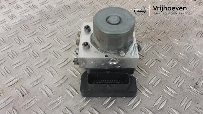 Used ABS pump Opel Adam 1.2 Price € 65,00 Margin scheme offered by Autodemontage Vrijhoeven B.V.