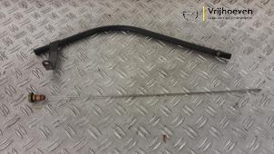Ölmessstab van een Opel Astra H (L48) 1.8 16V 2007