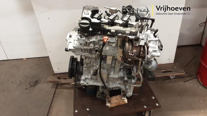 Engine from a Opel Crossland (X) 1.2 Turbo 12V Euro 6 2018