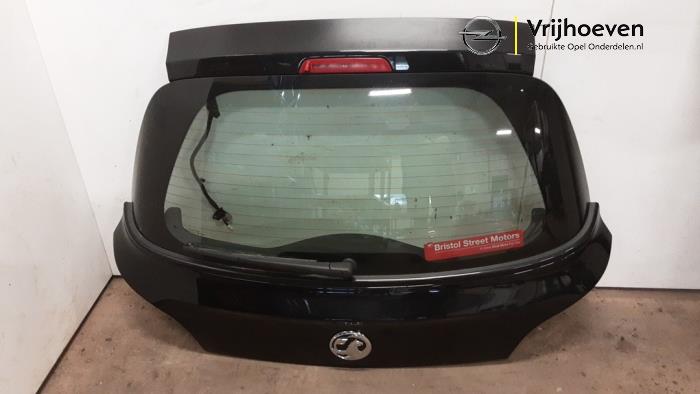 Begagnade Baklucka Opel Adam 1.2 16V Pris € 75,00 Marginaltabell erbjuds av Autodemontage Vrijhoeven B.V.