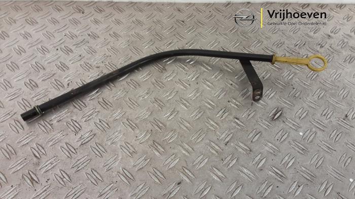 Gebrauchte Ölmessstab Opel Astra H Twin Top (L67) 1.8 16V Preis € 15,00 Margenregelung angeboten von Autodemontage Vrijhoeven B.V.