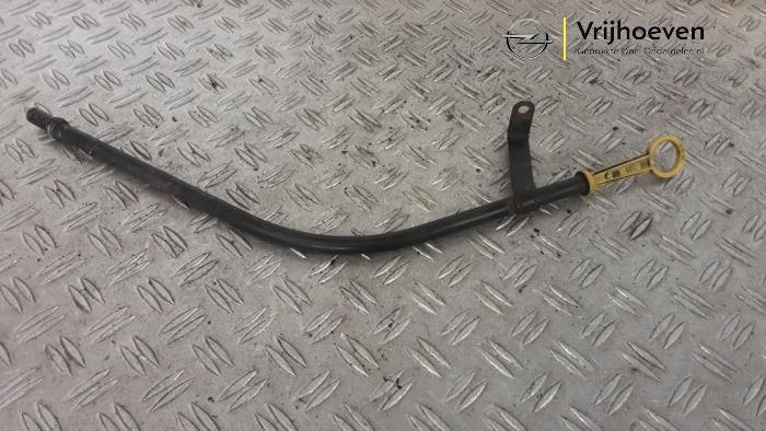Gebrauchte Ölmessstab Opel Astra H Twin Top (L67) 1.8 16V Preis € 15,00 Margenregelung angeboten von Autodemontage Vrijhoeven B.V.