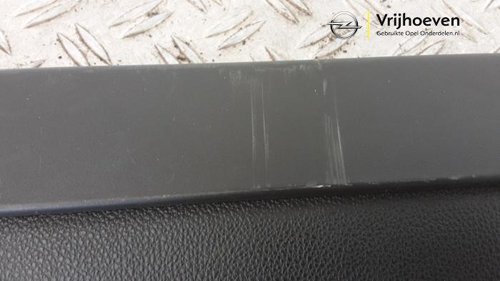 Bâche coffre à bagages d'un Opel Astra J Sports Tourer (PD8/PE8/PF8) 1.6 Turbo 16V 2012