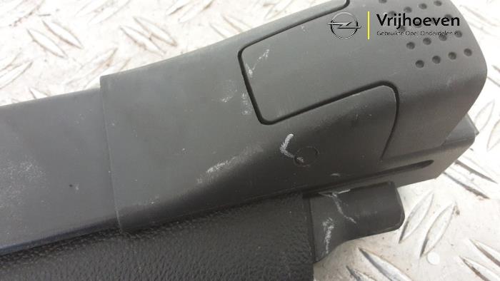 Bâche coffre à bagages d'un Opel Astra J Sports Tourer (PD8/PE8/PF8) 1.6 Turbo 16V 2012