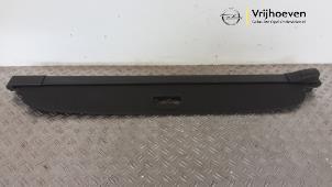 Usagé Bâche coffre à bagages Opel Astra J Sports Tourer (PD8/PE8/PF8) 1.6 Turbo 16V Prix € 200,00 Règlement à la marge proposé par Autodemontage Vrijhoeven B.V.