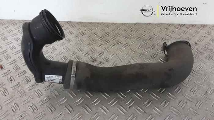 Gebrauchte Intercooler Schlauch Opel Astra J Sports Tourer (PD8/PE8/PF8) 1.6 Turbo 16V Preis € 25,00 Margenregelung angeboten von Autodemontage Vrijhoeven B.V.