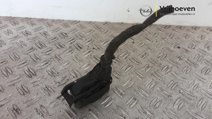 Używane Wtyczka ABS Opel Meriva (B) 1.4 16V Ecotec Cena € 35,00 Procedura marży oferowane przez Autodemontage Vrijhoeven B.V.