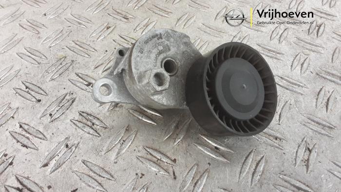Usados Tensor correa múltiple Opel Astra K Sports Tourer 1.2 Turbo 12V Precio € 25,00 Norma de margen ofrecido por Autodemontage Vrijhoeven B.V.