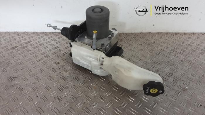 Begagnade ABS-pump Opel Astra K Sports Tourer 1.2 Turbo 12V Pris € 1.000,00 Marginaltabell erbjuds av Autodemontage Vrijhoeven B.V.