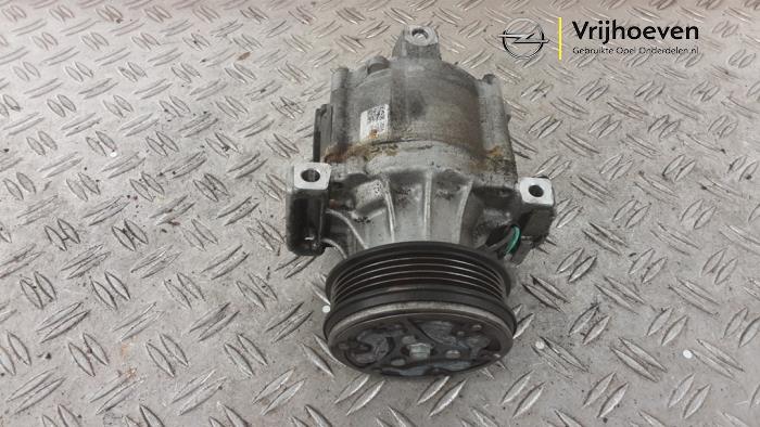 Usagé Pompe clim Opel Karl 1.0 12V Prix € 75,00 Règlement à la marge proposé par Autodemontage Vrijhoeven B.V.