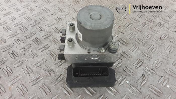 Usagé Pompe ABS Opel Karl 1.0 12V Prix € 70,00 Règlement à la marge proposé par Autodemontage Vrijhoeven B.V.