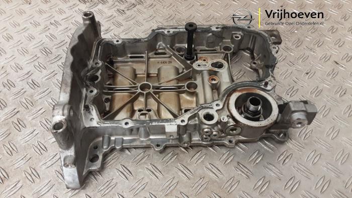 Usagé Couvercle carter Opel Astra K Sports Tourer 1.2 Turbo 12V Prix € 75,00 Règlement à la marge proposé par Autodemontage Vrijhoeven B.V.