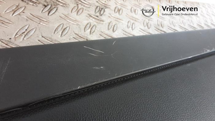 Bâche coffre à bagages d'un Opel Astra K Sports Tourer 1.2 Turbo 12V 2020