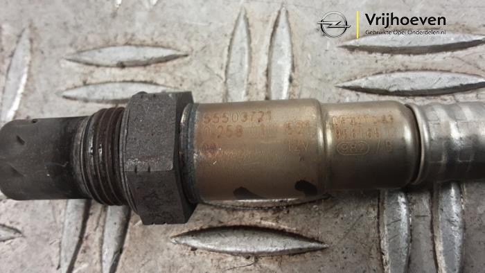 Sonde lambda d'un Opel Astra K Sports Tourer 1.2 Turbo 12V 2020
