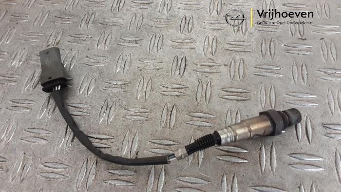 Sonde lambda d'un Opel Astra K Sports Tourer 1.2 Turbo 12V 2020