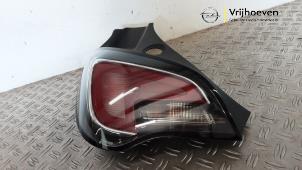 Usados Luz trasera izquierda Opel Adam 1.0 Ecotec 12V SIDI Turbo Precio € 75,00 Norma de margen ofrecido por Autodemontage Vrijhoeven B.V.