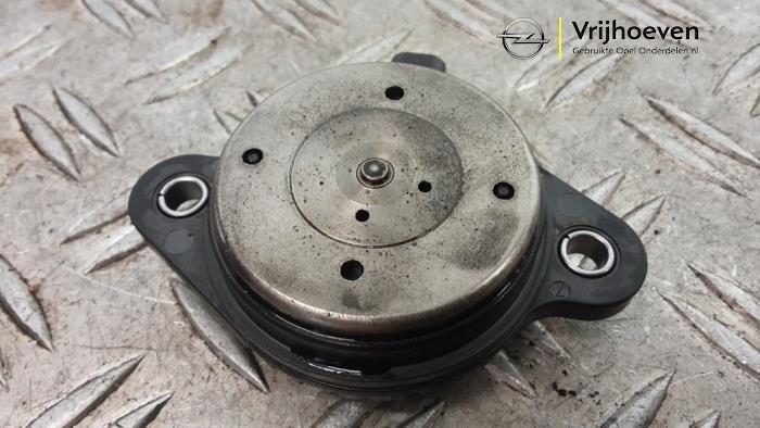 Begagnade Kamaxelsensor Opel Astra K Sports Tourer 1.2 Turbo 12V Pris € 100,00 Marginaltabell erbjuds av Autodemontage Vrijhoeven B.V.