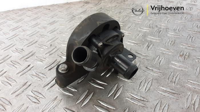 Begagnade Extra vattenpump Opel Astra K Sports Tourer 1.2 Turbo 12V Pris € 70,00 Marginaltabell erbjuds av Autodemontage Vrijhoeven B.V.