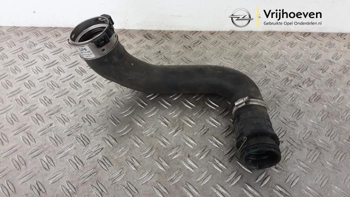 Gebrauchte Intercooler Schlauch Opel Astra K Sports Tourer 1.4 Turbo 16V Preis € 30,00 Margenregelung angeboten von Autodemontage Vrijhoeven B.V.