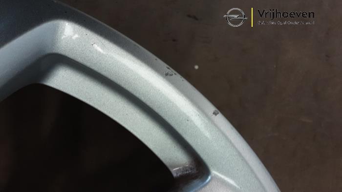 Jante d'un Opel Astra K Sports Tourer 1.4 Turbo 16V 2017