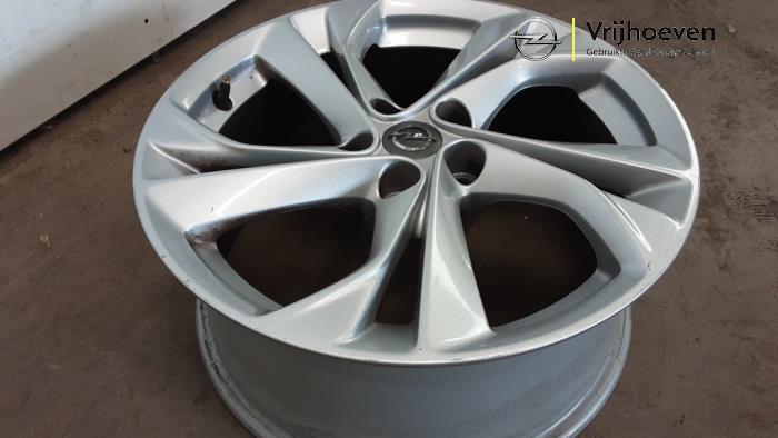 Jante d'un Opel Astra K Sports Tourer 1.4 Turbo 16V 2017
