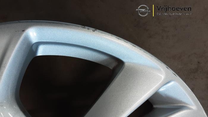 Jante d'un Opel Astra K Sports Tourer 1.4 Turbo 16V 2017