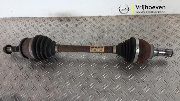 Gebrauchte Antriebswelle links vorne Opel Astra K Sports Tourer 1.4 Turbo 16V Preis € 100,00 Margenregelung angeboten von Autodemontage Vrijhoeven B.V.