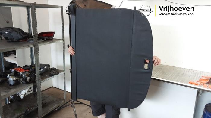 Bâche coffre à bagages d'un Opel Astra K Sports Tourer 1.2 Turbo 12V 2022