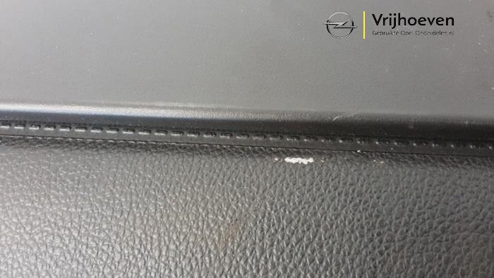 Bâche coffre à bagages d'un Opel Astra K Sports Tourer 1.2 Turbo 12V 2022