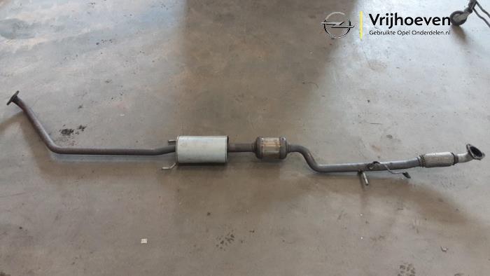 Usagé Echappement (complet) Opel Karl 1.0 12V Prix € 175,00 Règlement à la marge proposé par Autodemontage Vrijhoeven B.V.