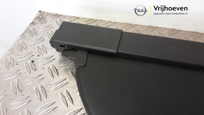 Bâche coffre à bagages d'un Opel Astra K Sports Tourer 1.2 Turbo 12V 2022