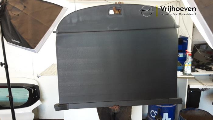 Bâche coffre à bagages d'un Opel Astra K Sports Tourer 1.2 Turbo 12V 2022