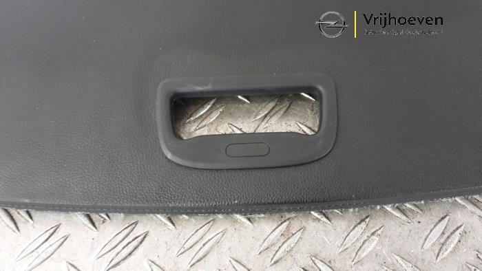 Bâche coffre à bagages d'un Opel Astra K Sports Tourer 1.2 Turbo 12V 2022