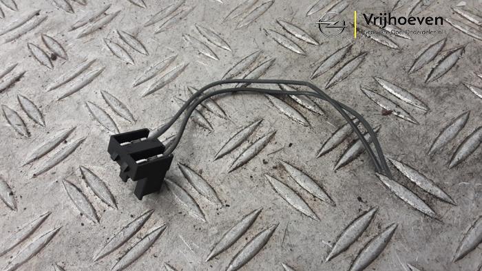 Begagnade Strålkastaruttag Opel Astra K 1.4 Turbo 16V Pris € 15,00 Marginaltabell erbjuds av Autodemontage Vrijhoeven B.V.