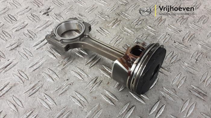 Used Piston Opel Astra K Sports Tourer 1.0 Turbo 12V Price € 50,00 Margin scheme offered by Autodemontage Vrijhoeven B.V.