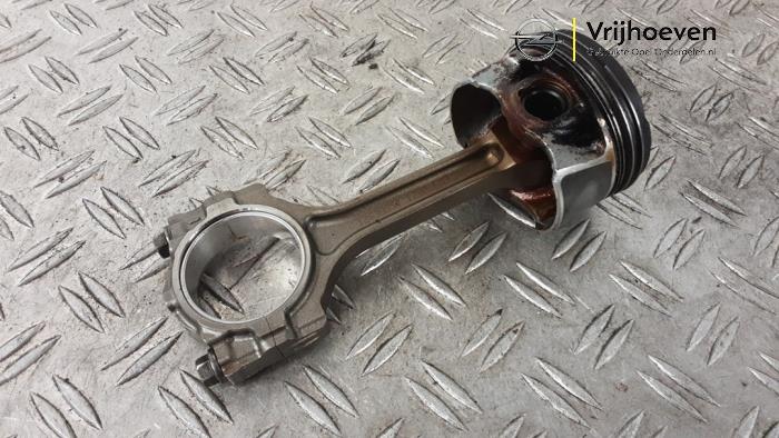 Used Piston Opel Astra K Sports Tourer 1.0 Turbo 12V Price € 50,00 Margin scheme offered by Autodemontage Vrijhoeven B.V.