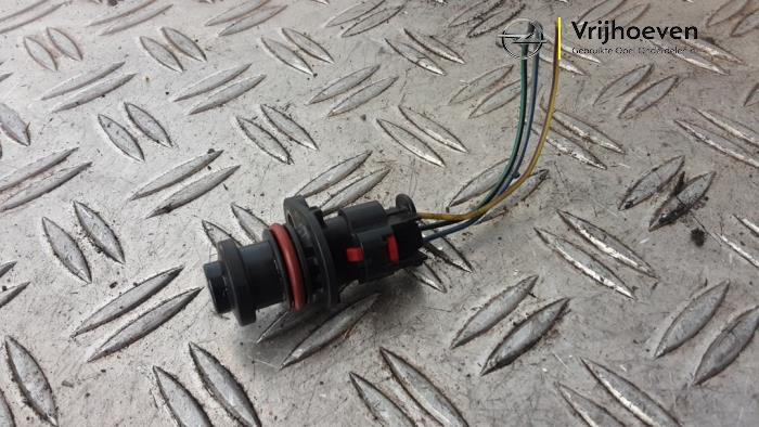 Begagnade Kamaxelsensor Opel Astra K Sports Tourer 1.0 Turbo 12V Pris € 20,00 Marginaltabell erbjuds av Autodemontage Vrijhoeven B.V.