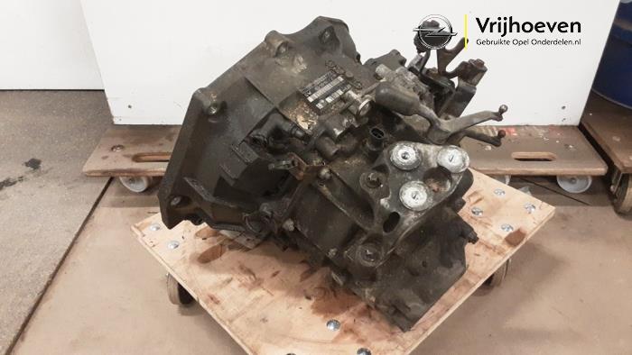 Getriebe van een Opel Signum (F48) 3.2 V6 24V 2004