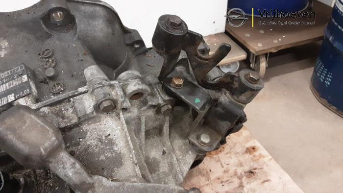 Getriebe van een Opel Signum (F48) 3.2 V6 24V 2004