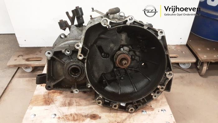 Gebrauchte Getriebe Opel Signum (F48) 3.2 V6 24V Preis € 300,00 Margenregelung angeboten von Autodemontage Vrijhoeven B.V.