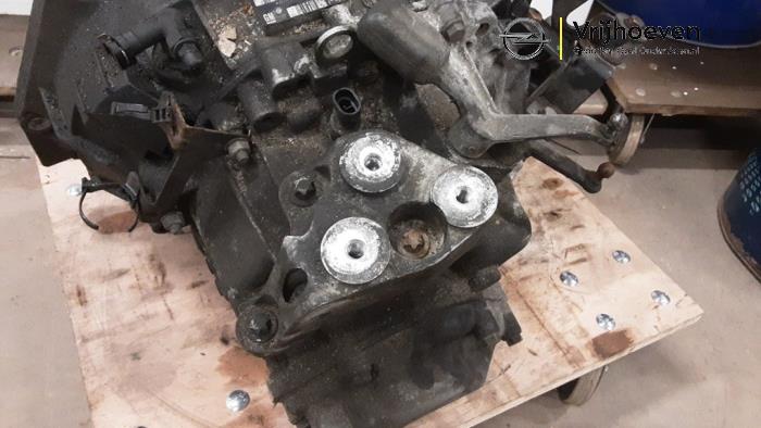 Getriebe van een Opel Signum (F48) 3.2 V6 24V 2004