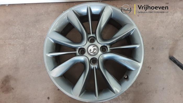 Używane Obrecz Opel Adam 1.2 16V Cena € 50,00 Procedura marży oferowane przez Autodemontage Vrijhoeven B.V.