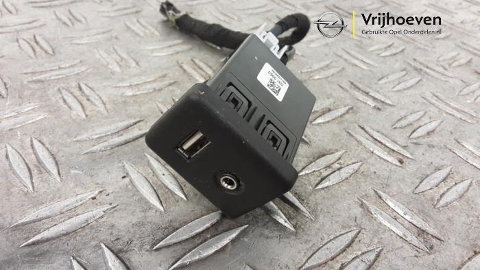 Astra K USB- Und AUX-Anschlussschalter Für Mk7 2016 2017 13599456